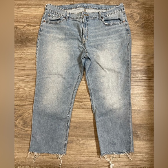 Old Navy Low-Rise Boyfriend Straight Cut-Off Jeans, size 16 Petite - Picture 1 of 10